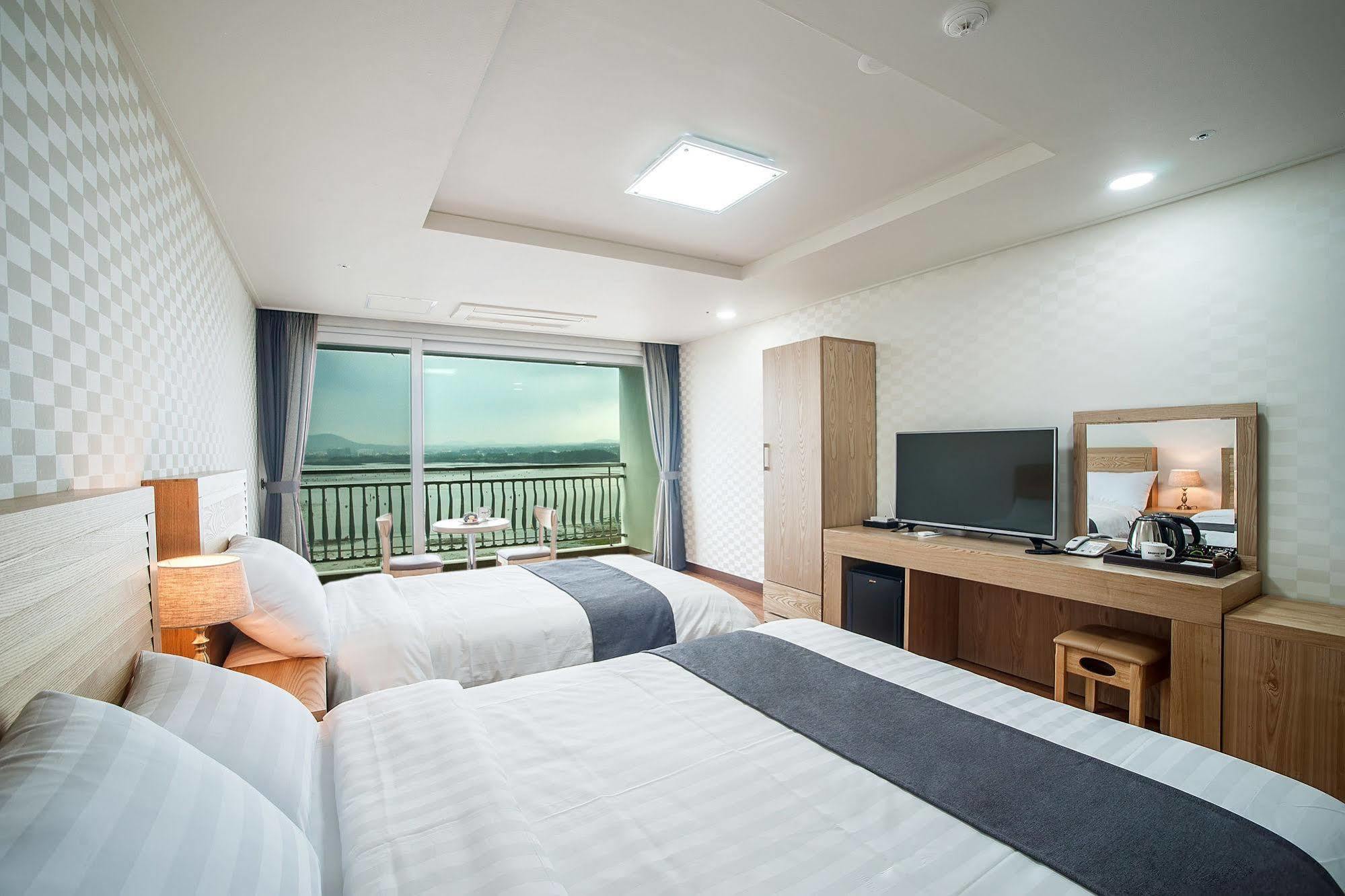 Breeze Bay Hotel Σεογκουίπο Εξωτερικό φωτογραφία